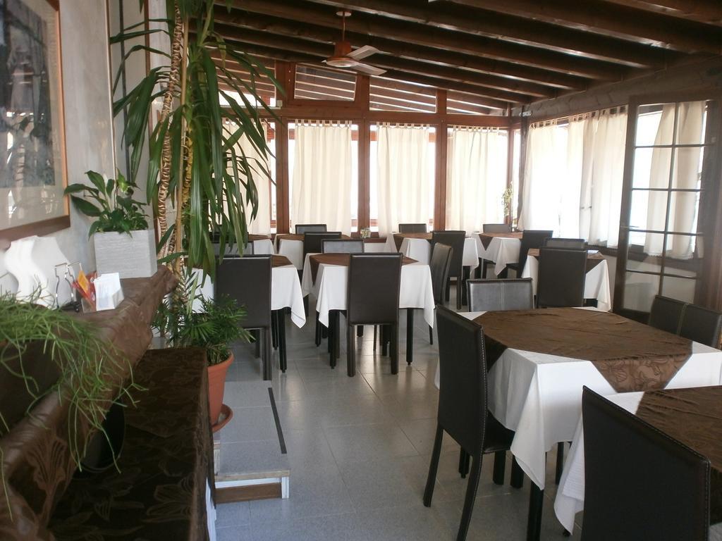 Albergo Al Pescatore Brenzone sul Garda Bagian luar foto