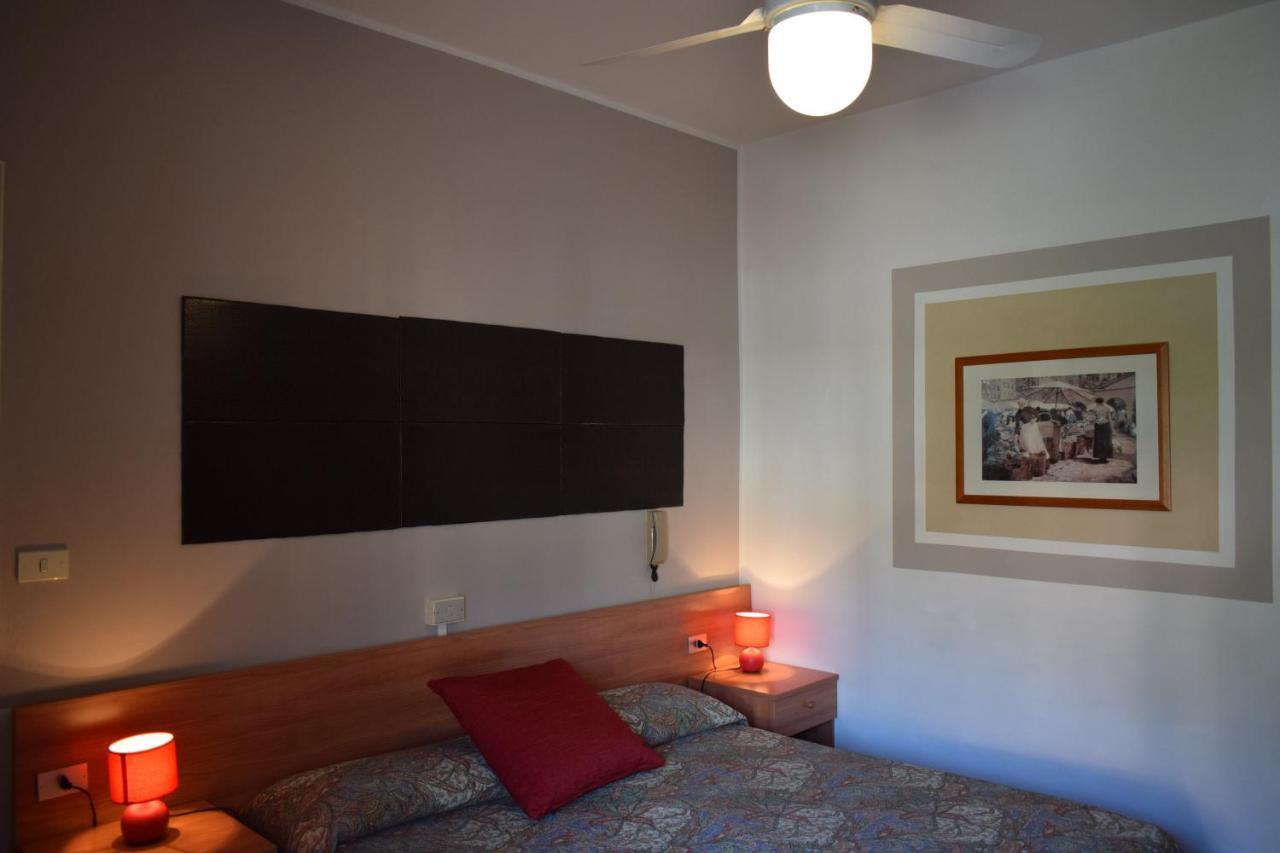 Albergo Al Pescatore Brenzone sul Garda Bagian luar foto