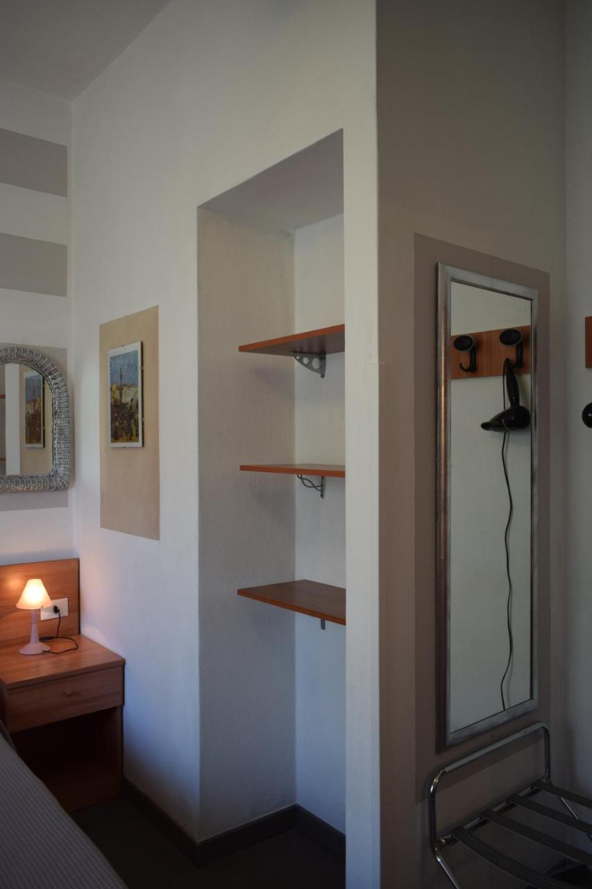 Albergo Al Pescatore Brenzone sul Garda Bagian luar foto