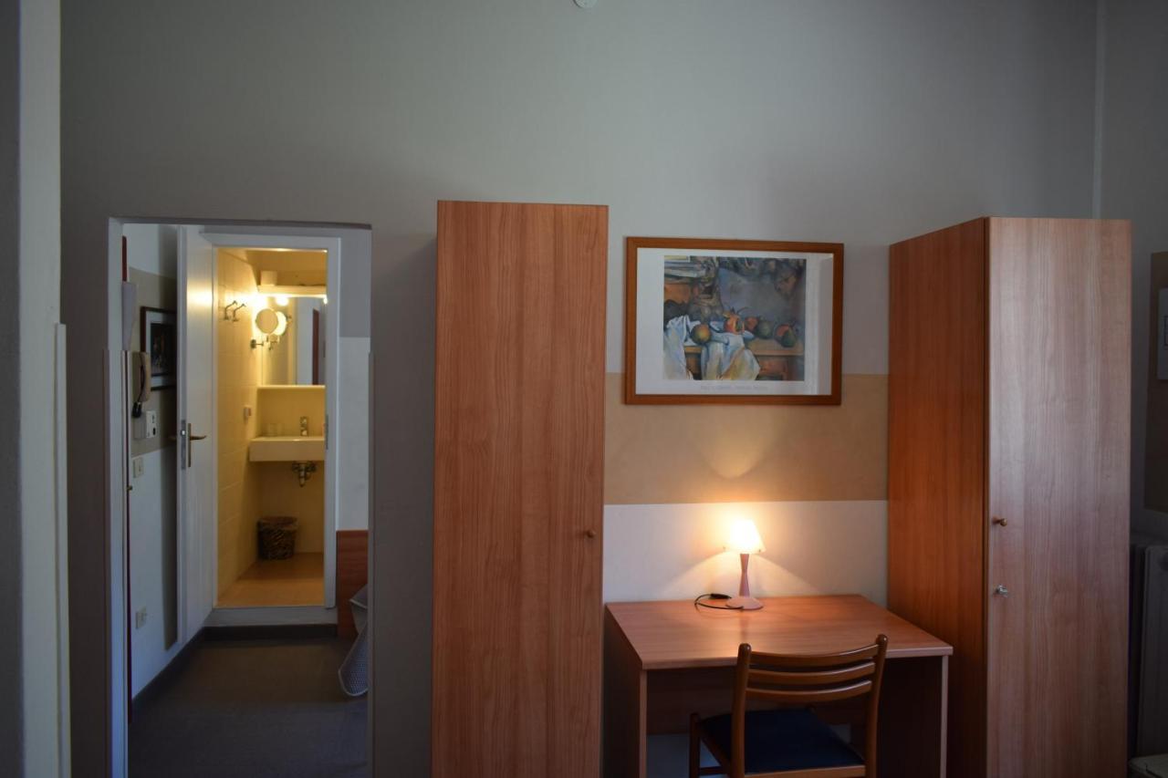 Albergo Al Pescatore Brenzone sul Garda Bagian luar foto