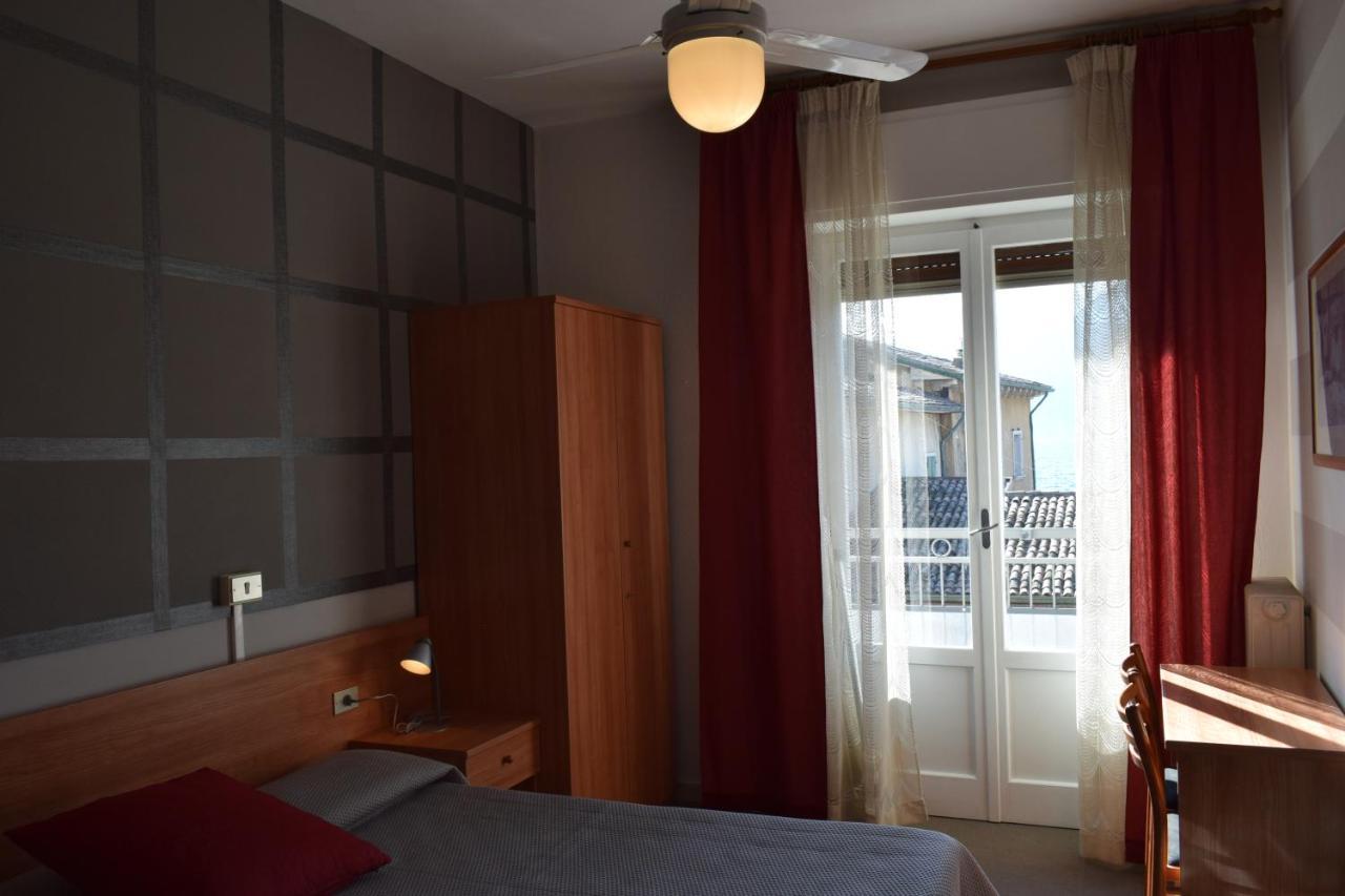 Albergo Al Pescatore Brenzone sul Garda Bagian luar foto