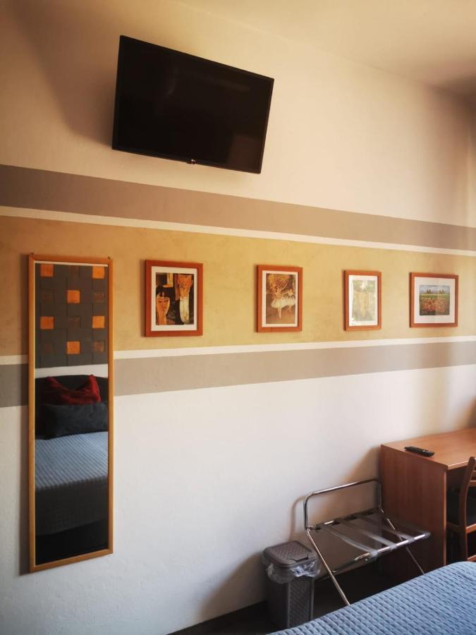 Albergo Al Pescatore Brenzone sul Garda Bagian luar foto