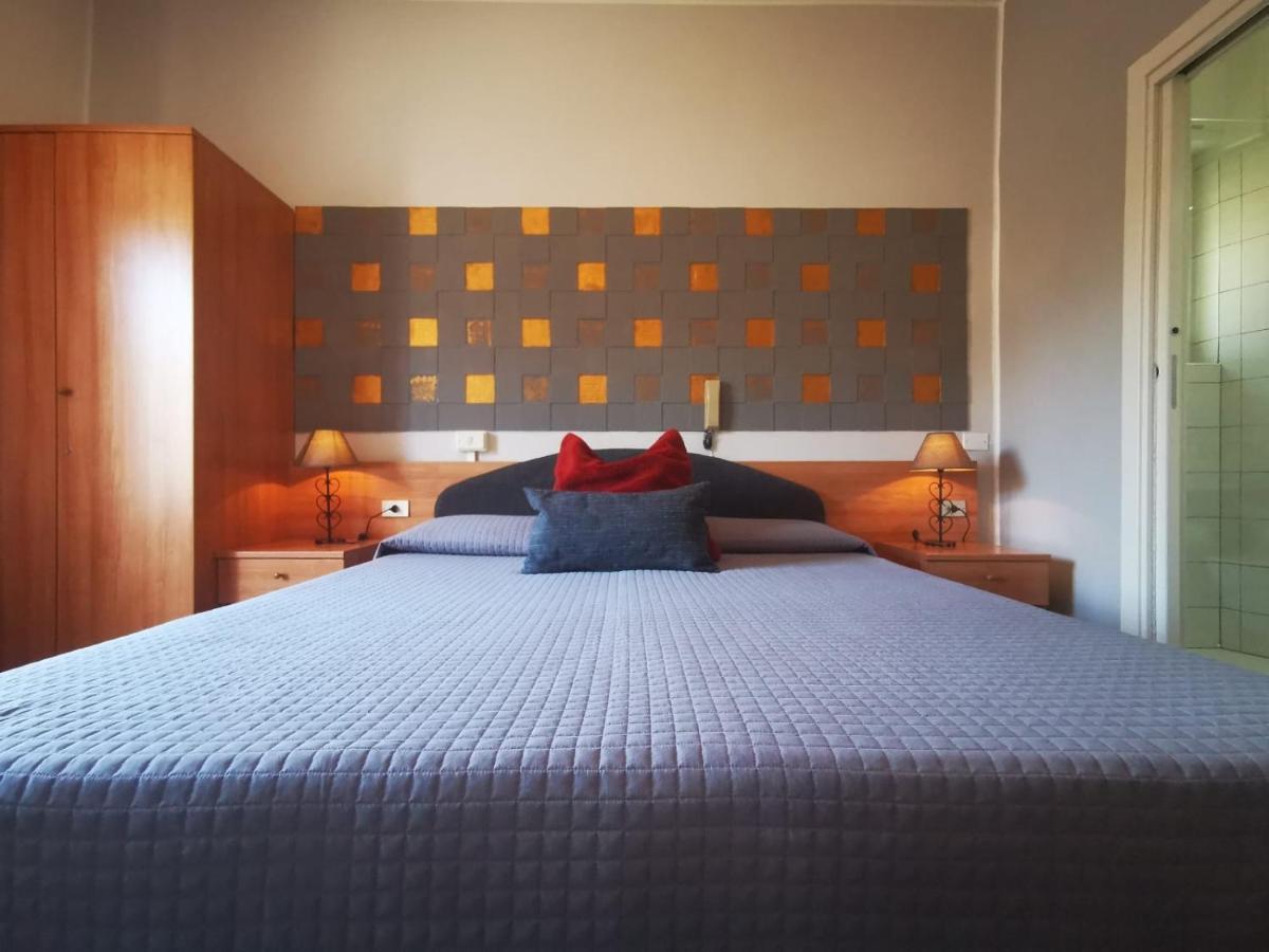 Albergo Al Pescatore Brenzone sul Garda Bagian luar foto