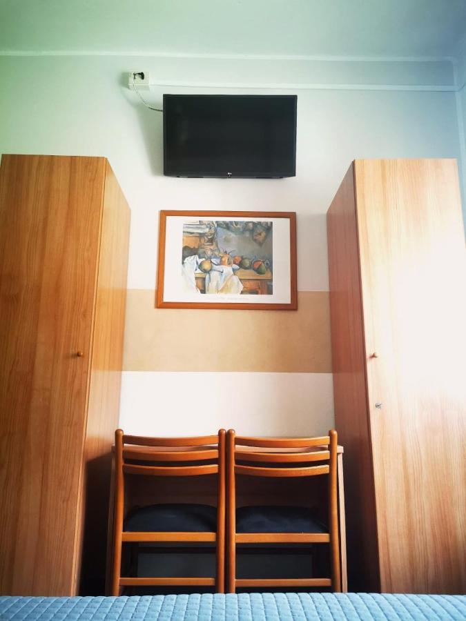 Albergo Al Pescatore Brenzone sul Garda Bagian luar foto